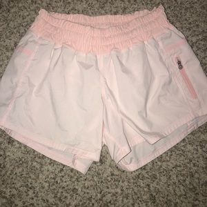 Lululemon tracker shorts 2 way stretch size 4